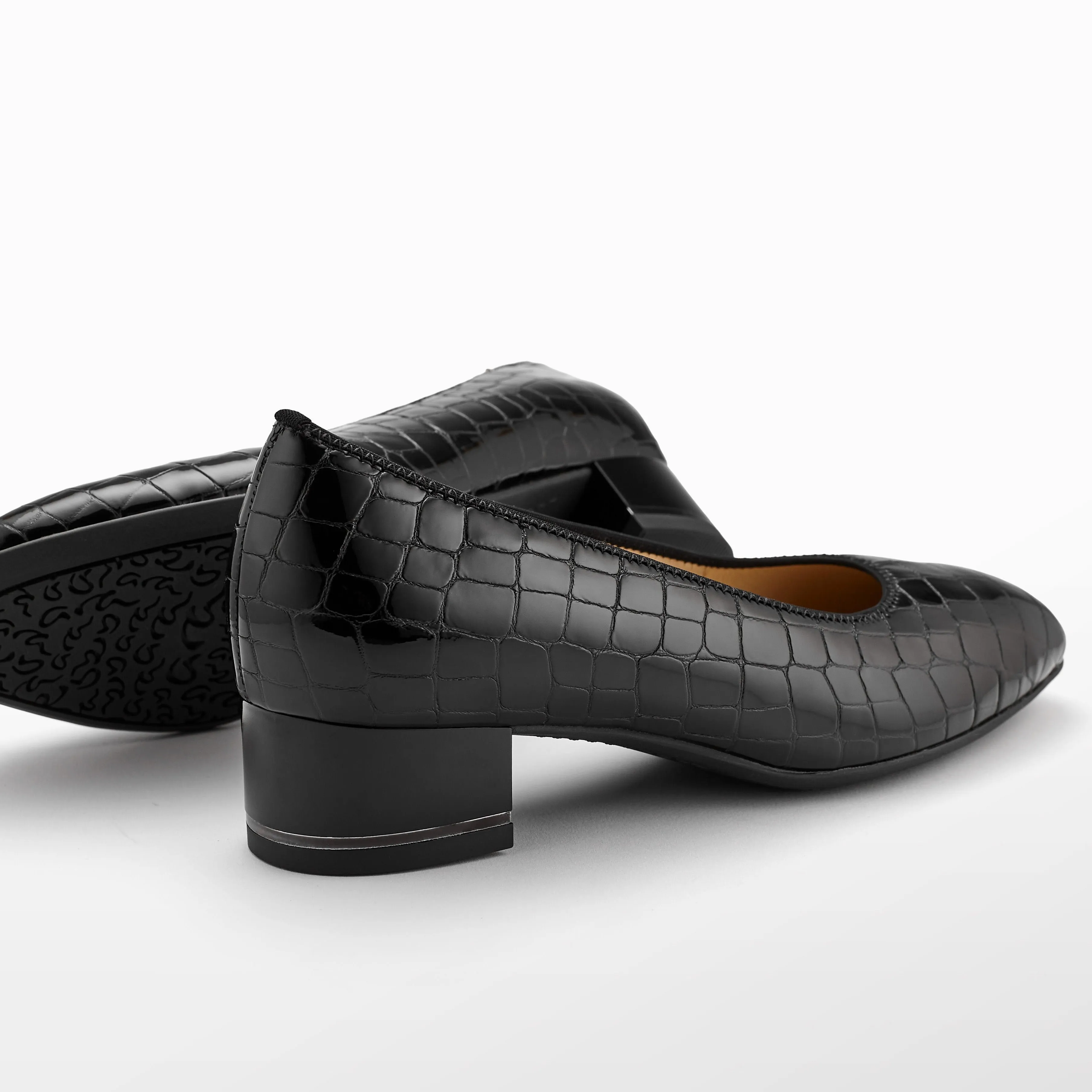 11838 Black Croc Patent