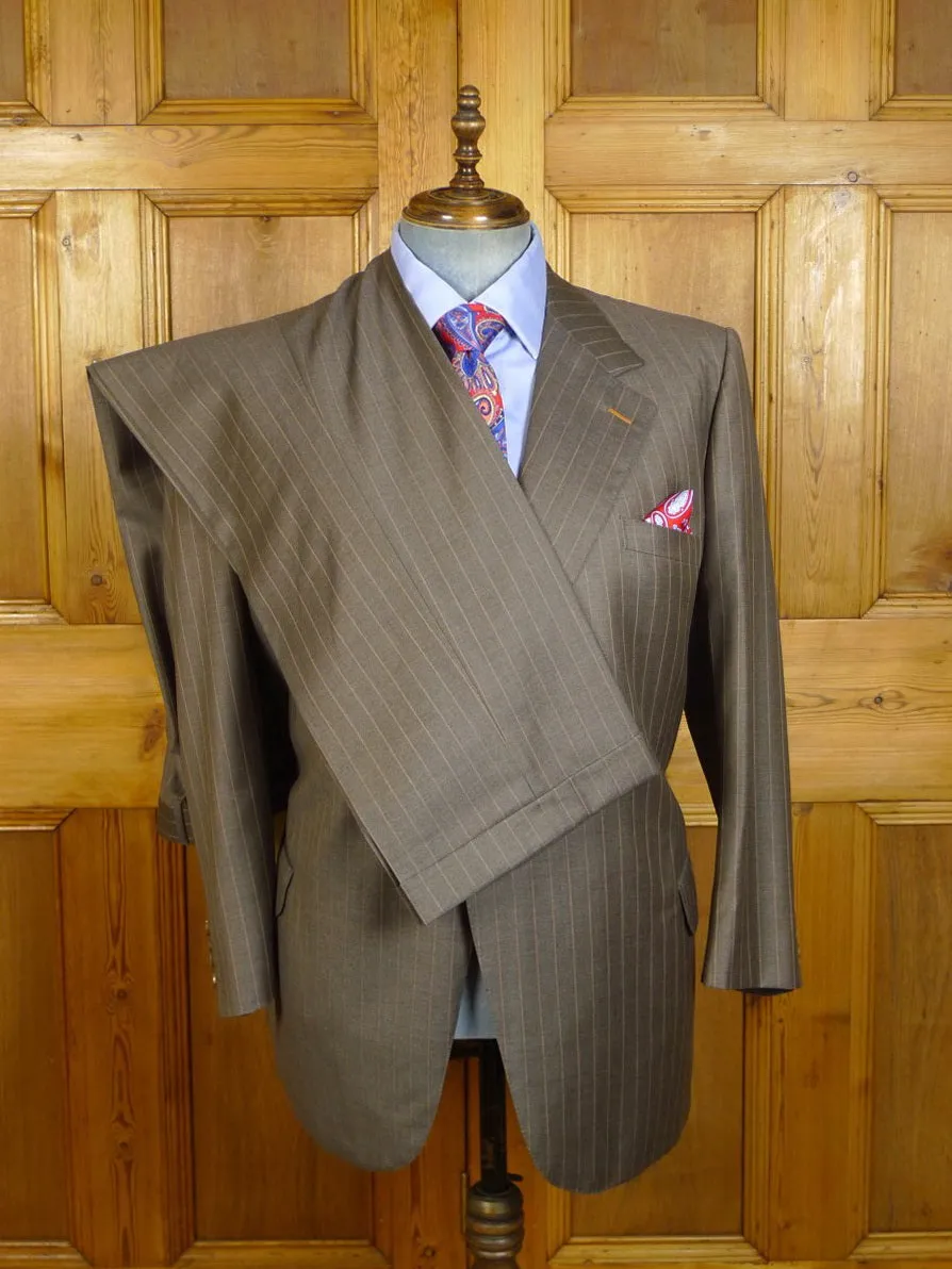 22/0321 beautiful 2007 maurice sedwell savile row bespoke brown pin-stripe wool suit w/ paisley linings 46 regular